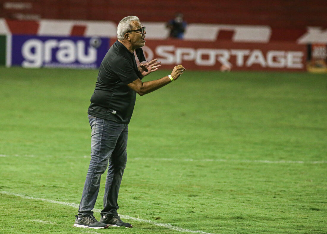 Hélio dos Anjos, técnico do Náutico