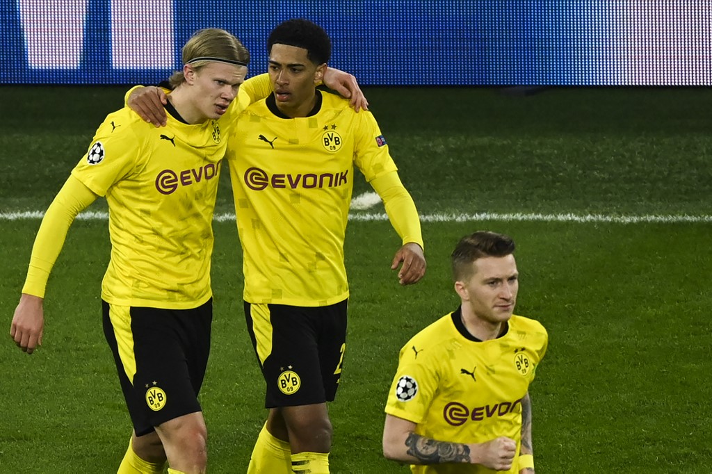 Borussia Dortmund sofreu pressão no final da partida mas conseguiu garantir a classificação para as quartas de final