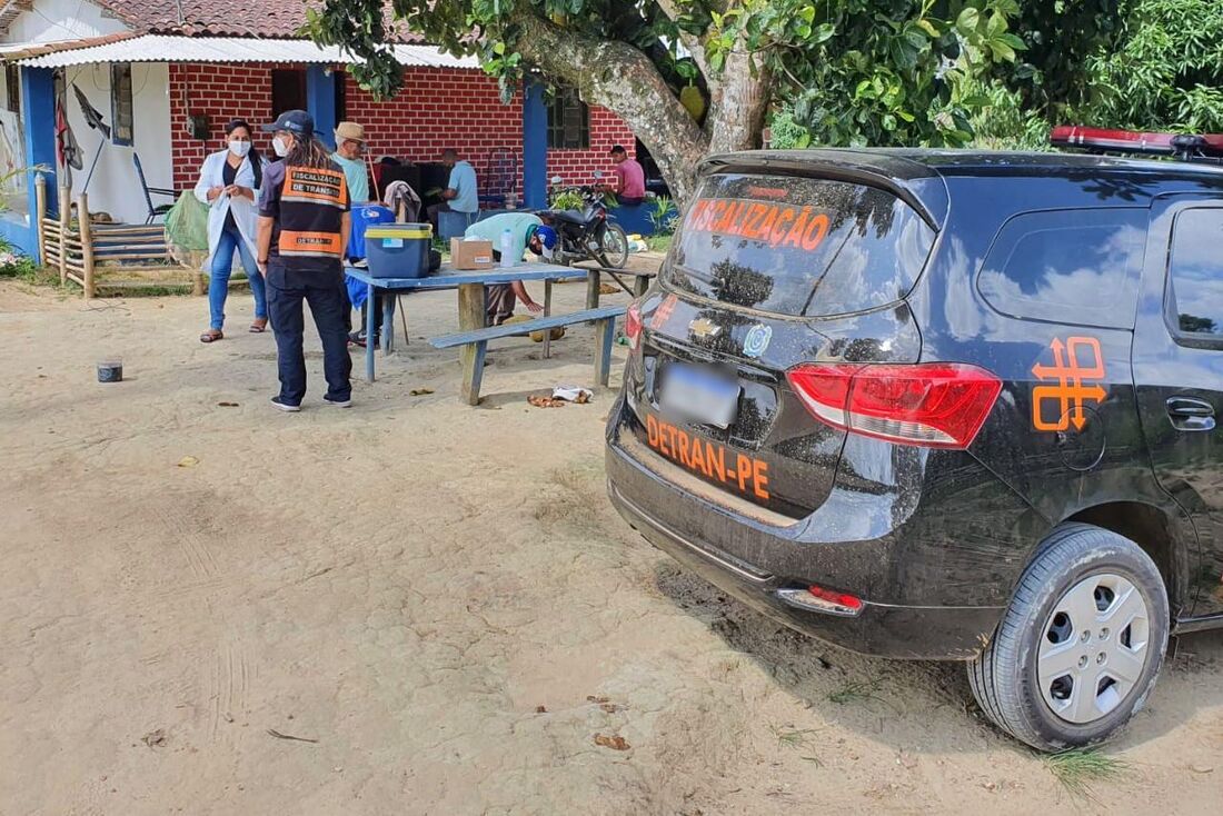 Ação do Detran junto com os profissionais de saúde garante vacina para moradores que vivem em locais de difícil acesso