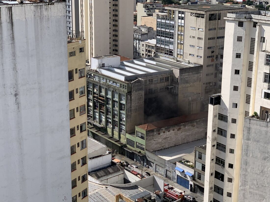Sede do jornal Folha de S. Paulo passa por incêndio