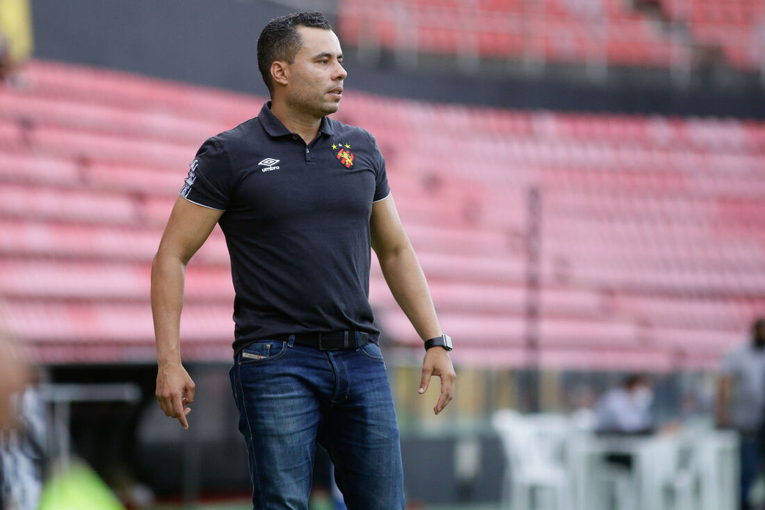 Jair Ventura, técnico do Sport