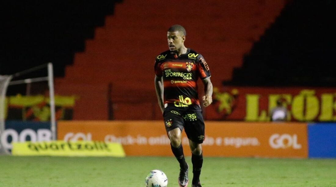 Atleta foi titular do Leão no último Campeonato Brasileiro