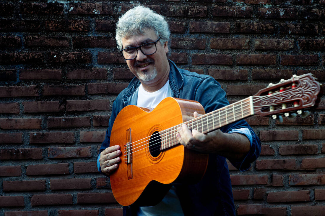 Zé Linaldo lançou o CD "Um pé de tempo"