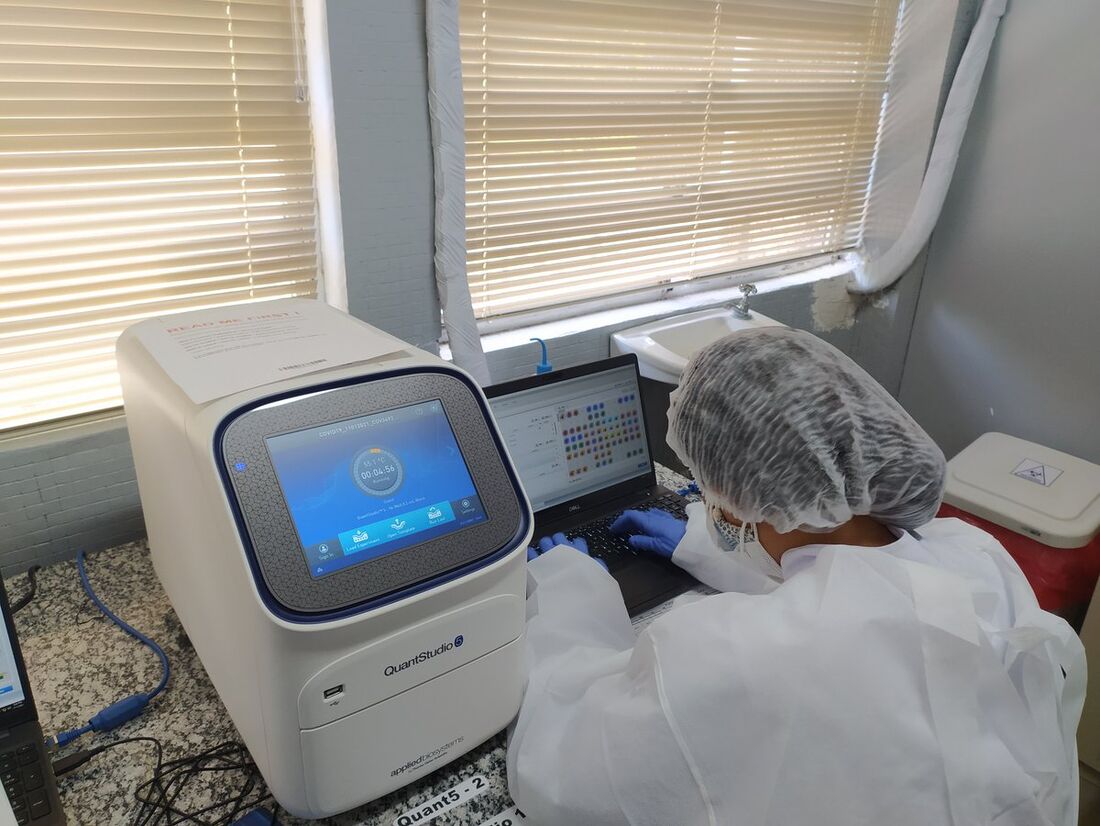 Teste de coronavírus realizando na Universidade Federal de Pernambuco