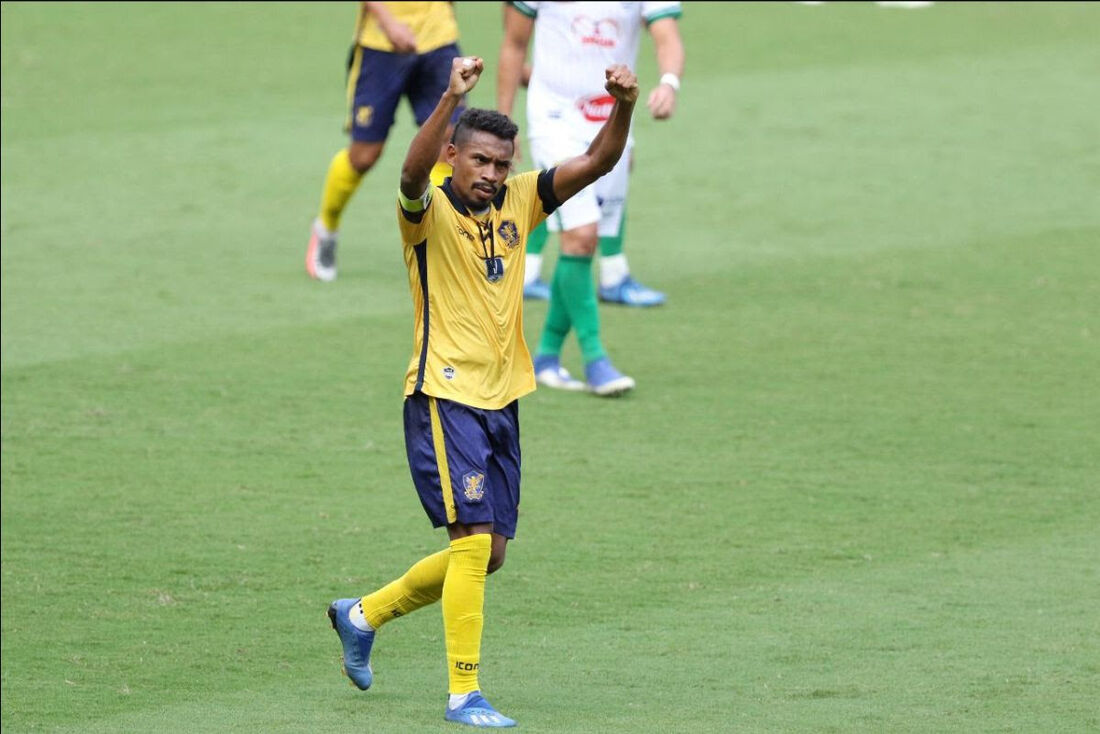 Corinthians marca duas vezes no final e vence o Retrô-PE na estreia da  Copinha 