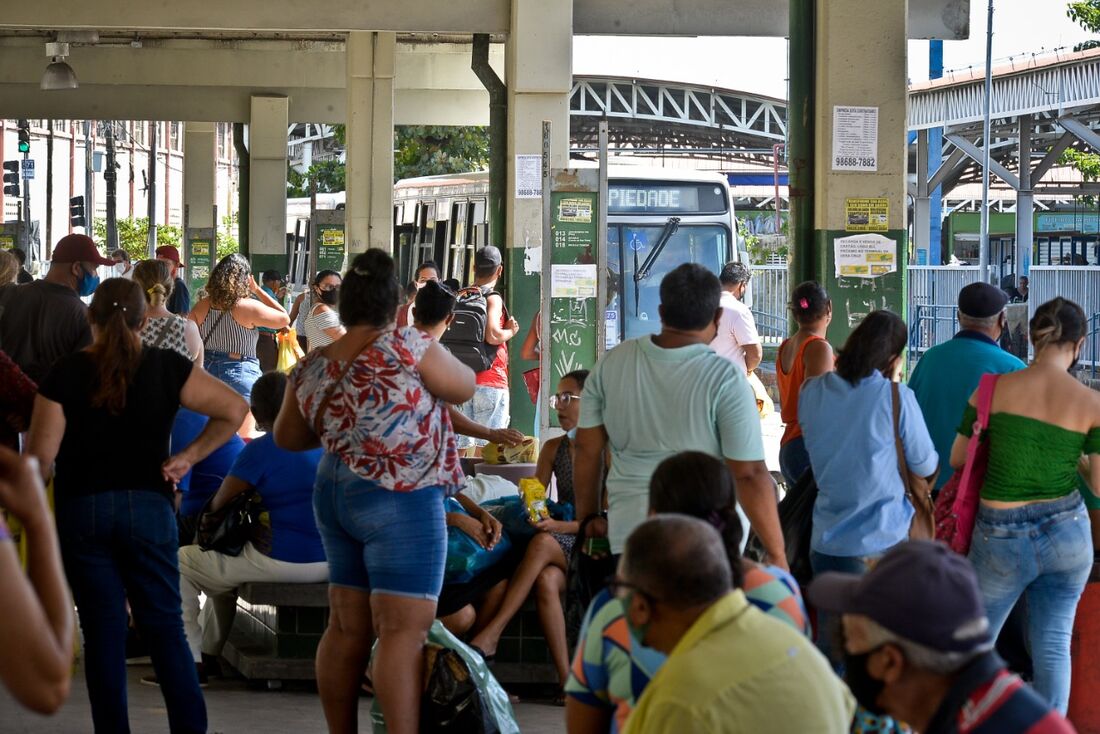 O transporte público é um dos maiores centros de aglomerações