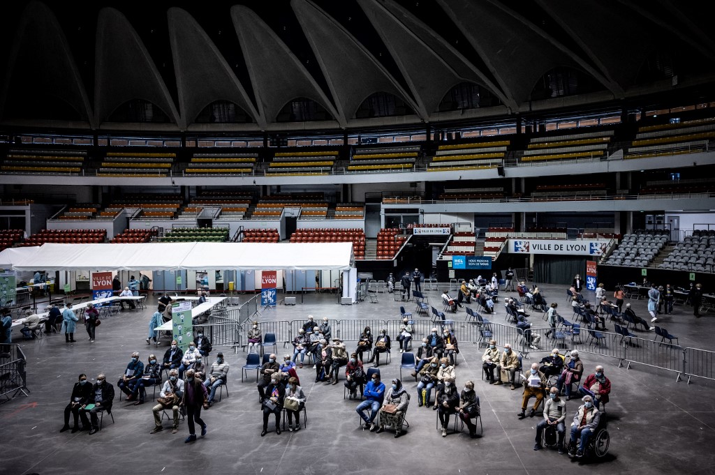 Centro de vacinação contra a Covid-19 na França