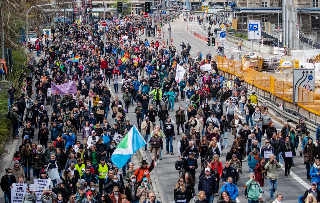 Protestos contra medidas restritivas na Alemanha