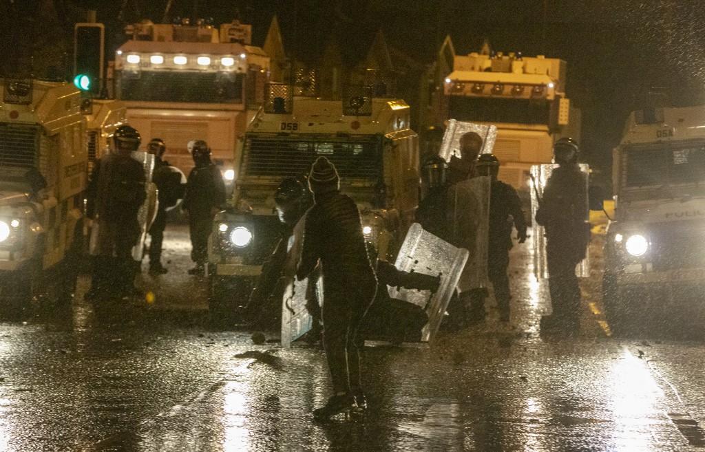 A onda de protestos já dura seis dias consecutivos na Irlanda do Norte