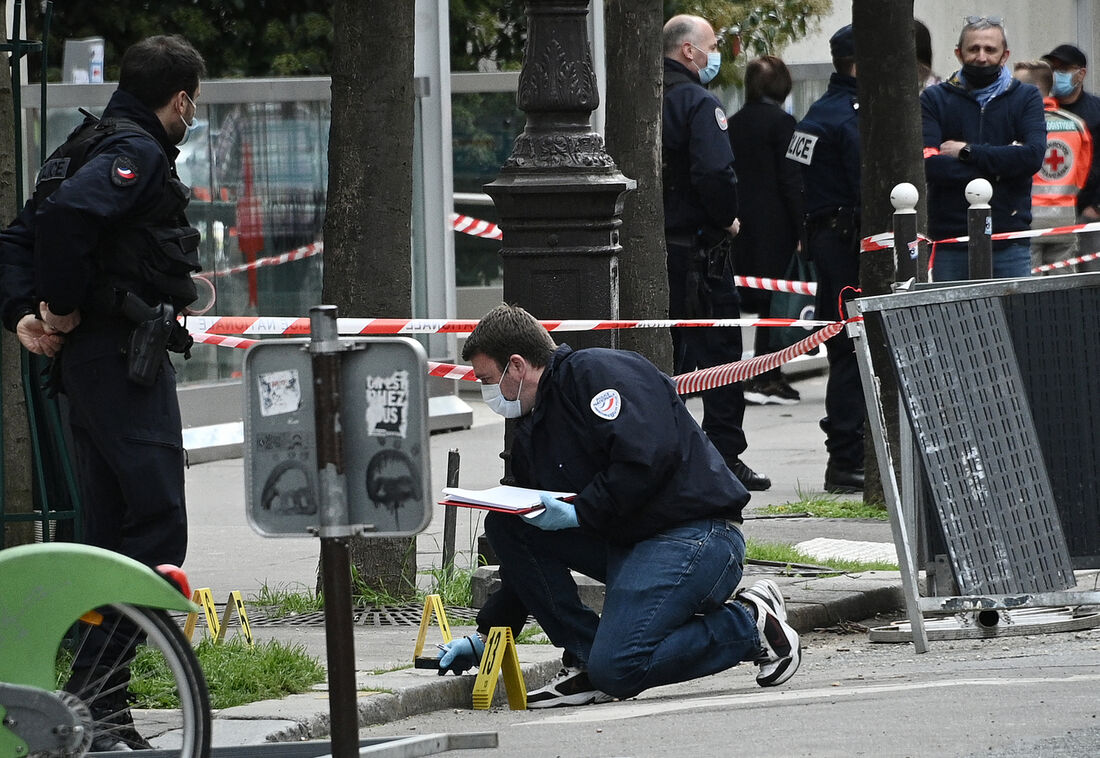 Atirado mata homem e fere uma segurança em hospital de Paris