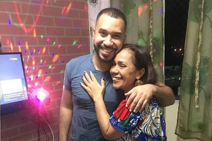 Gilberto com a mãe, Jacira Santana