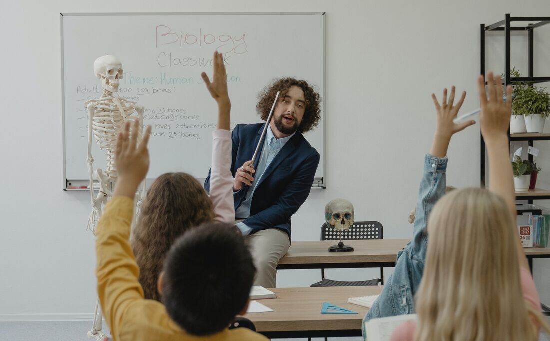 Estudantes em sala de aula