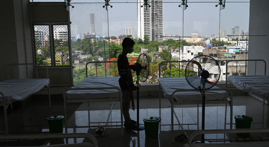 Estádio que foi convertido em um centro de quarentena para pacientes de Covid-19 com sintomas leves, em Calcutá