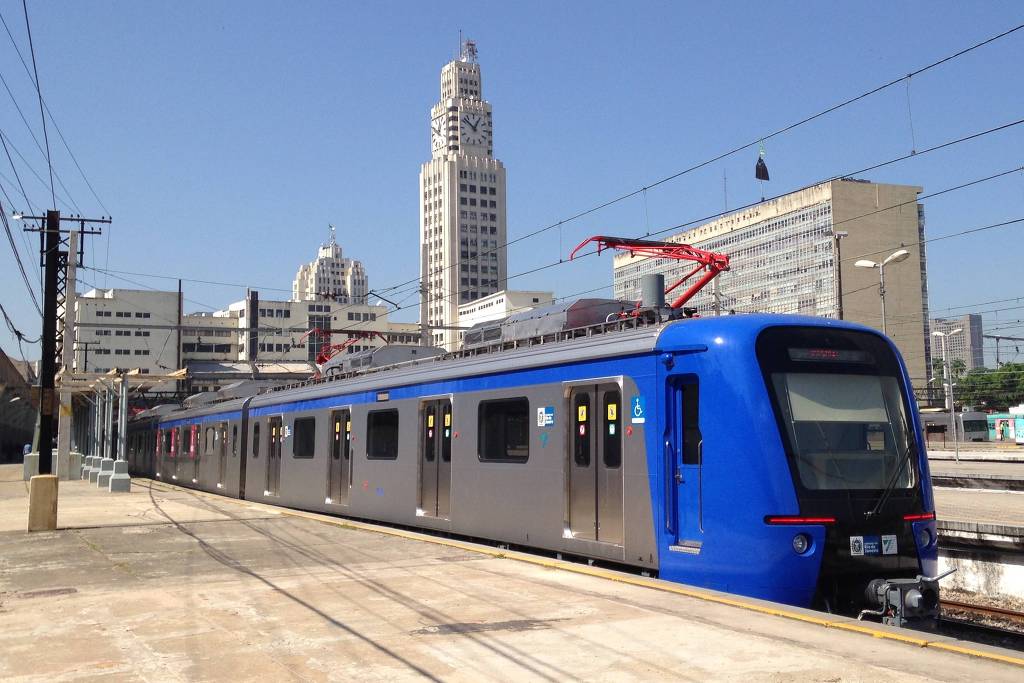 Trem utilizado para o transporte de passageiros na estação Central do Brasil, no Rio de Janeiro