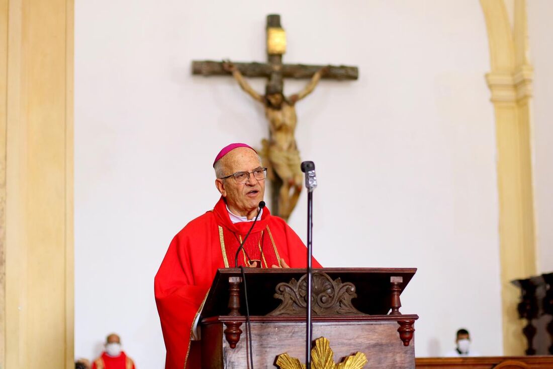 Liturgia da Paixão e Morte de Jesus, celebrada por Dom Fernando Saburido na Igreja da Sé, em Olinda