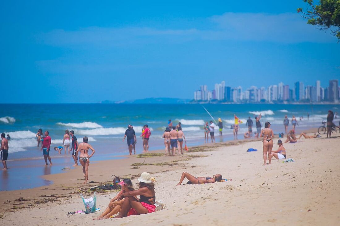 Manhã em Boa Viagem neste feriado de Tiradentes