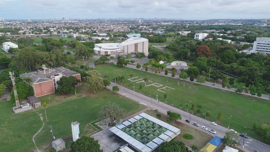 Imagem aérea do Campus da UFPE