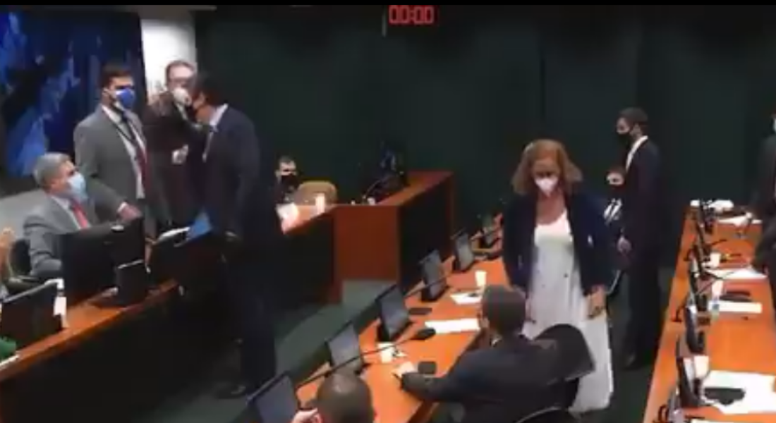 Agressão de deputado bolsonarista a colega petista na Câmara