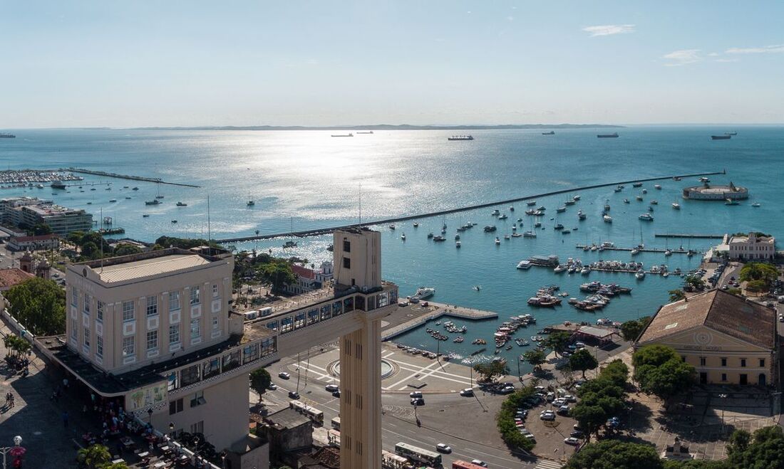 Elevador Lacerda, cartão postal de Salvador, na Bahia 