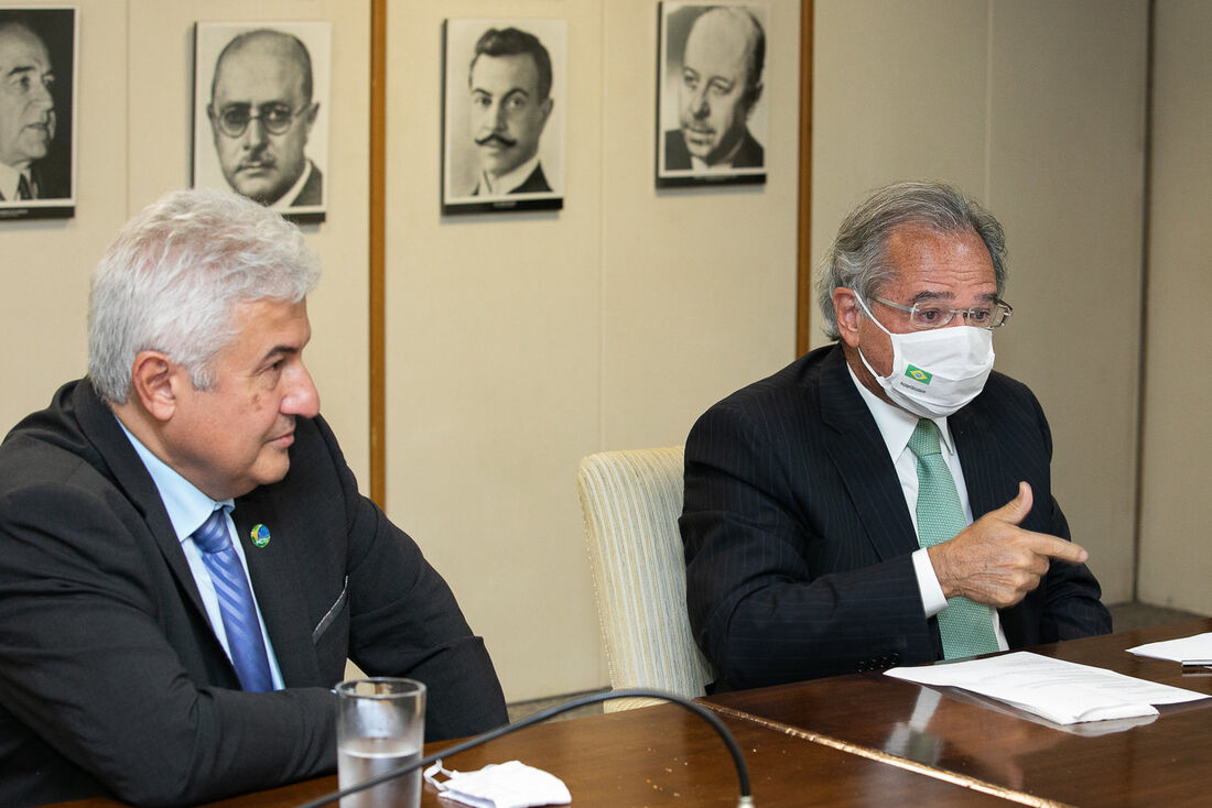 Os ministros da Economia, Paulo Guedes, e da Ciência, Tecnologia e Inovações, Marcos Pontes