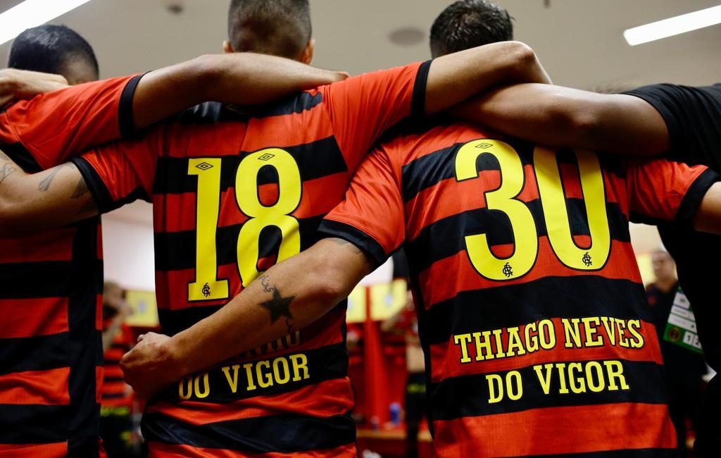 Camisas utilizadas pelos jogadores do Sport no Clássico do domingo (16)