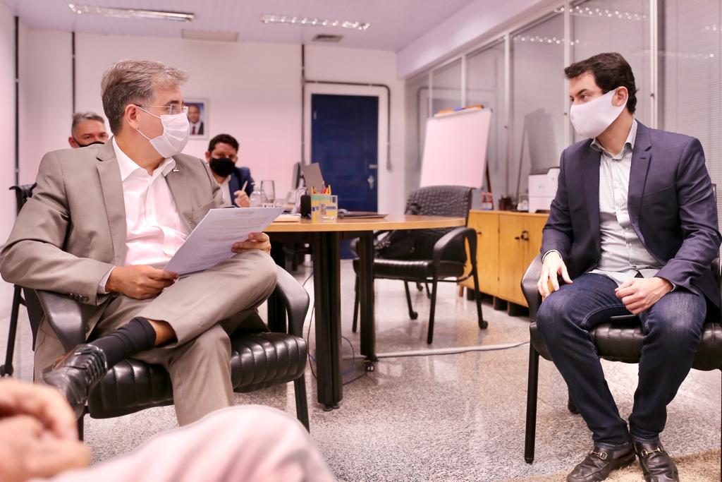 Secretário de Educação Marcelo Barros e Deputado Clodoaldo Magalhães