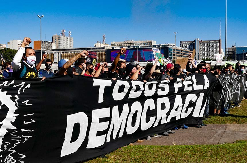 Manifestação antifascista em Brasília, em junho de 2020