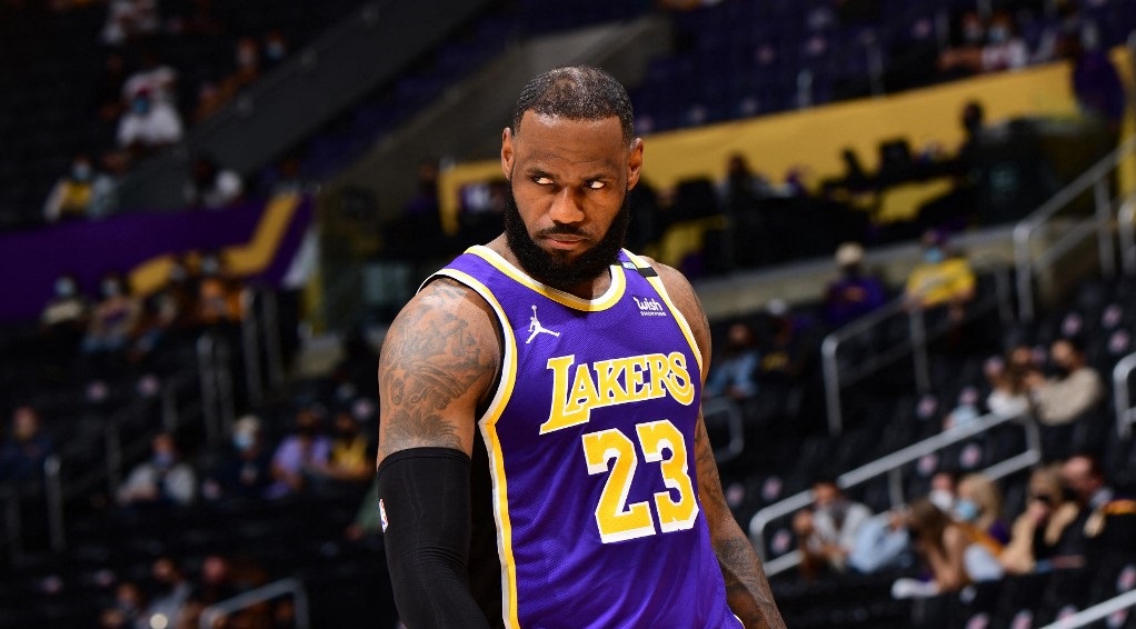 Saiba mais sobre a vida de LeBron James – astro do basquete – Blog