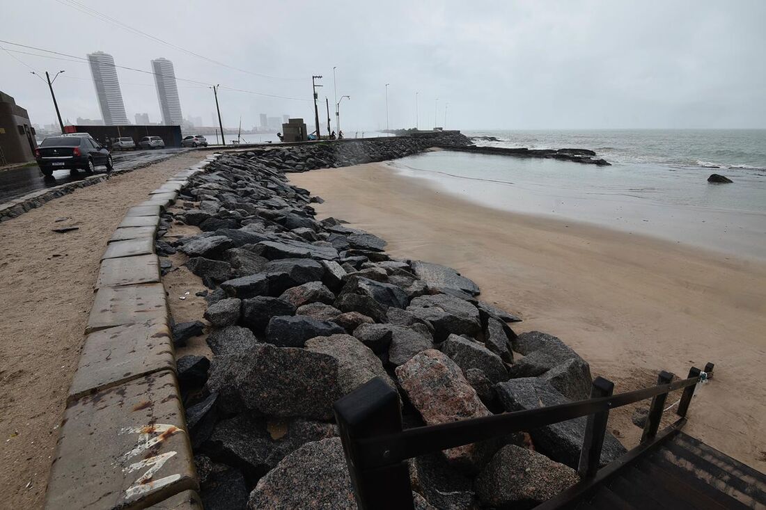 Tempo chuvoso no Recife