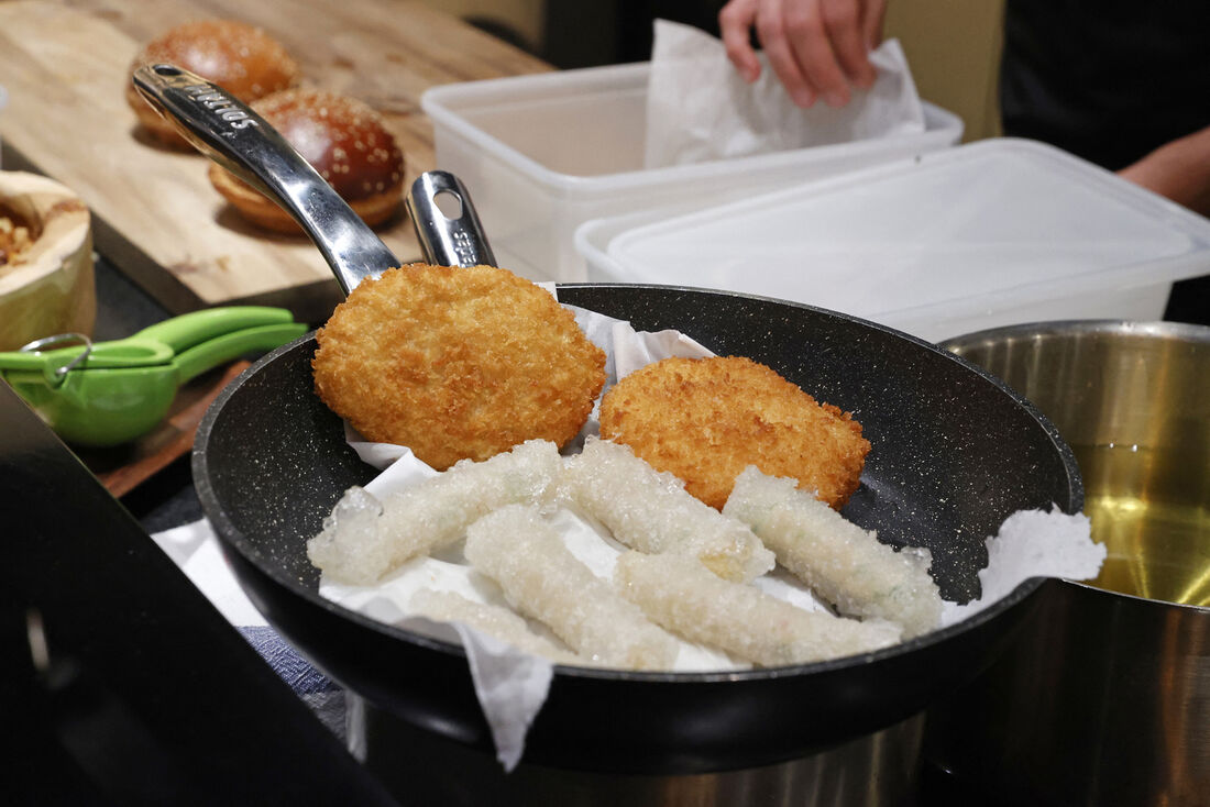 Hambúrguer feito com carne de