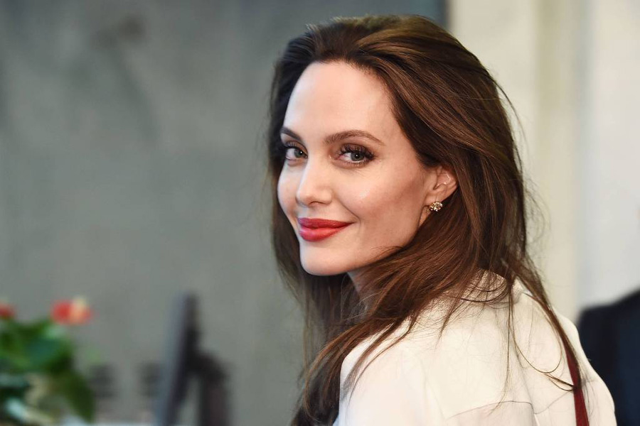 A atriz Angelina Jolie durante visita a ONU