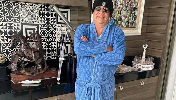 Zeca Pagodinho publica foto com seu look de inverno