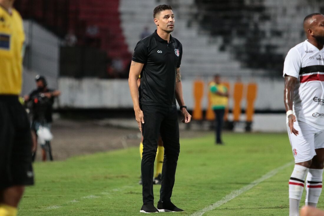 Bolívar, técnico do Santa Cruz