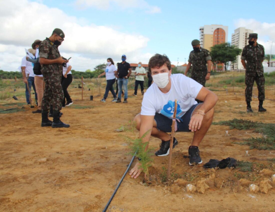 O prefeito de Petrolina, Miguel Coelho, participou da ação