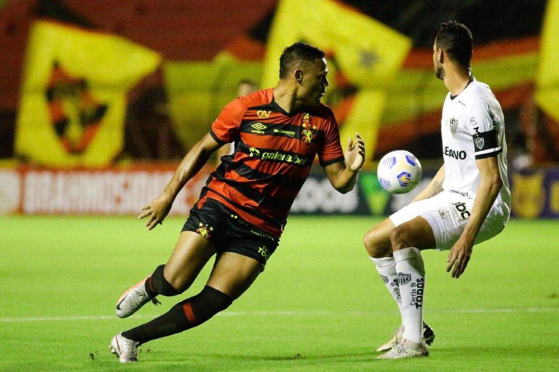 Mikael é o artilheiro do Sport na temporada, com sete gols