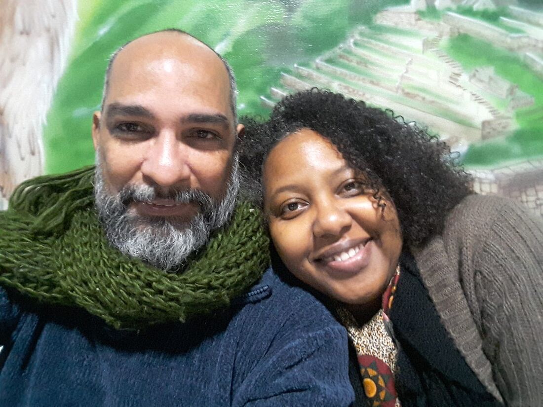 O diretor de teatro Samuel Santos e a atriz Naná Sodré estão juntos há quase 20 anos