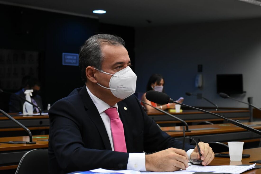 Deputado federal Danilo Cabral (PSB)