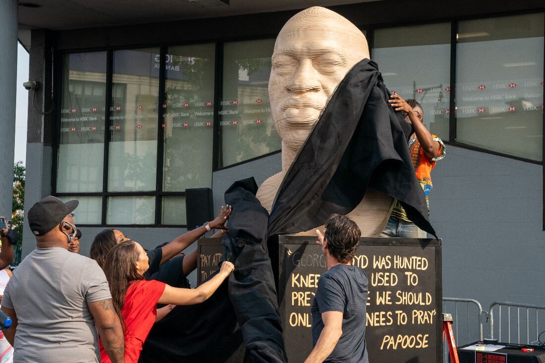 Em Nova York, foi inaugurada uma estátua de George Floyd, no bairro do Brooklin, como parte das celebrações