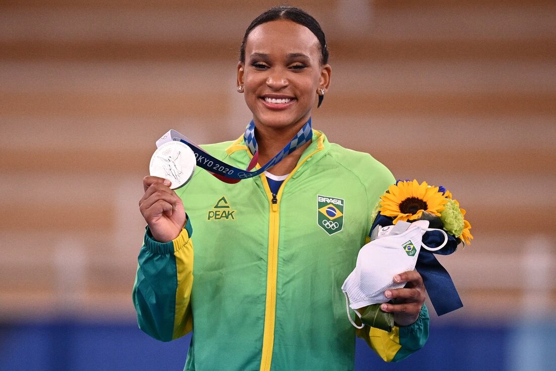 Rebeca Andrade é prata no individual geral do mundial de ginástica artística