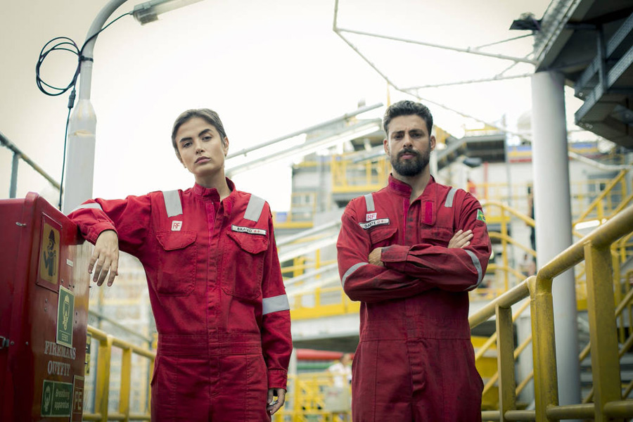 Cauã Reymond e Maria Casadevall em 'Ilha de Ferro' 