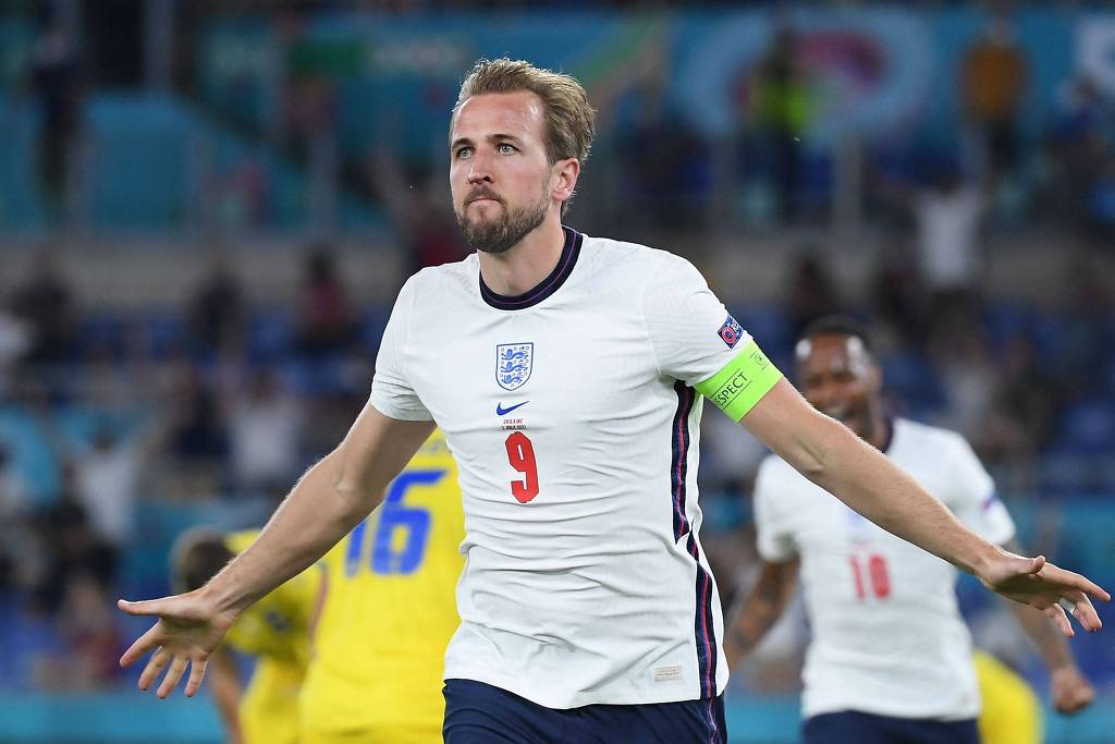 Harry Kane comemora gol da Inglaterra sobre a Ucrânia, neste sábado (3), pela Eurocopa -