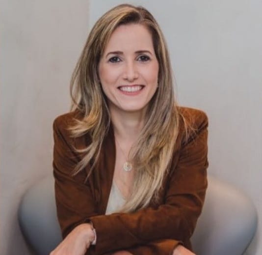 Neurocirurgiã Pediátrica, Amanda López