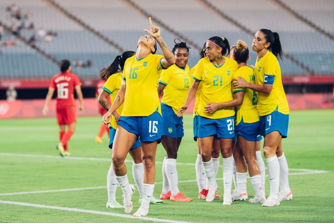 Bia Zaneratto marcou um dos gols da goleada do Brasil sobre a China