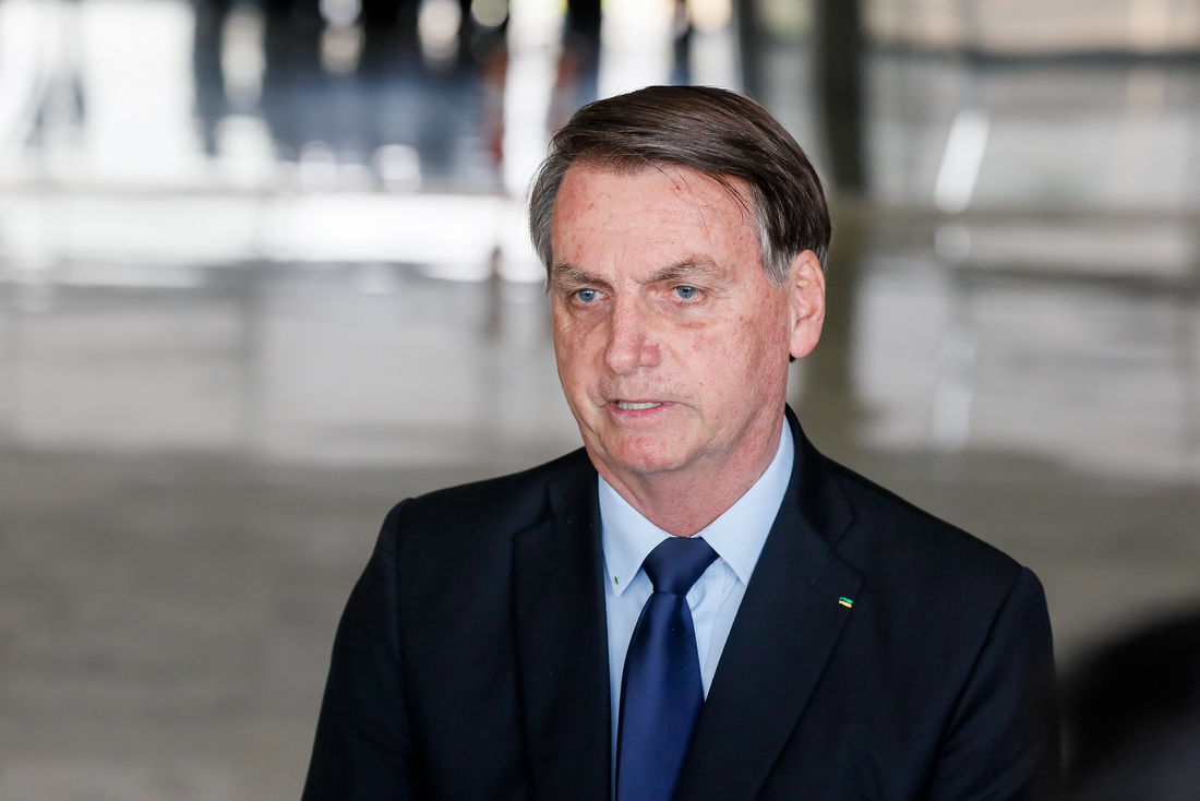 Jair Bolsonaro enfrenta queda de braço com Poderes - Blog da Folha