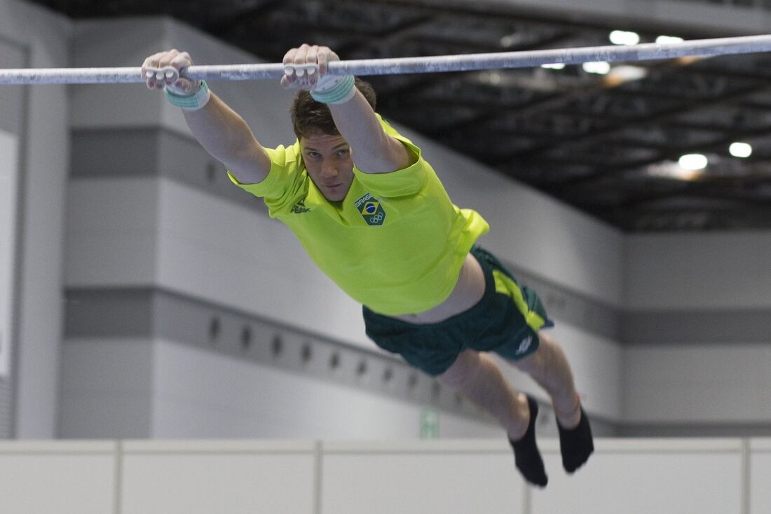 Brasil fica fora da final por equipes na ginástica masculina nas Olimpíadas