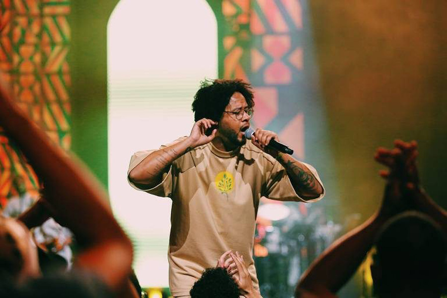 Emicida canta no Theatro Municipal de São Paulo