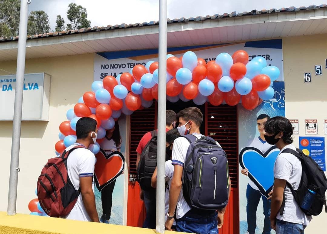 Estudantes na EREM Carlos Silva