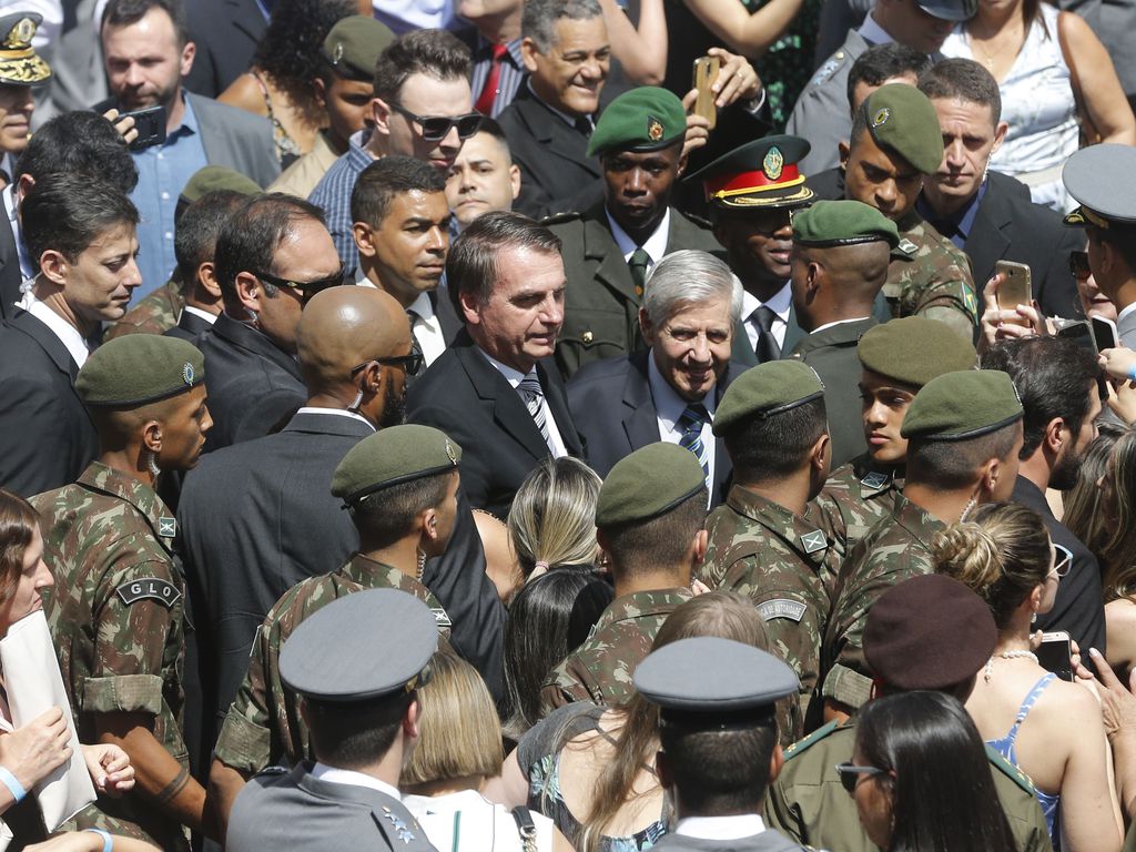 Militares têm vários cargos no governo Bolsonaro 