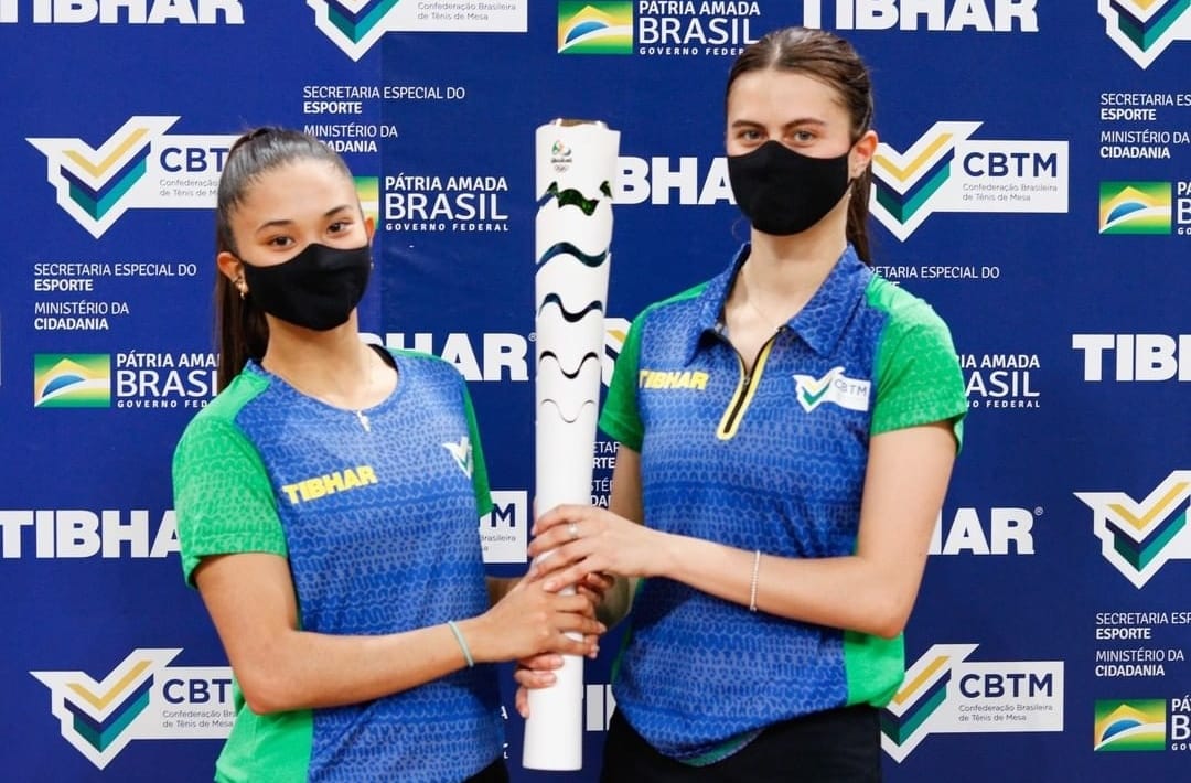 Bruna e Giulia Takahashi