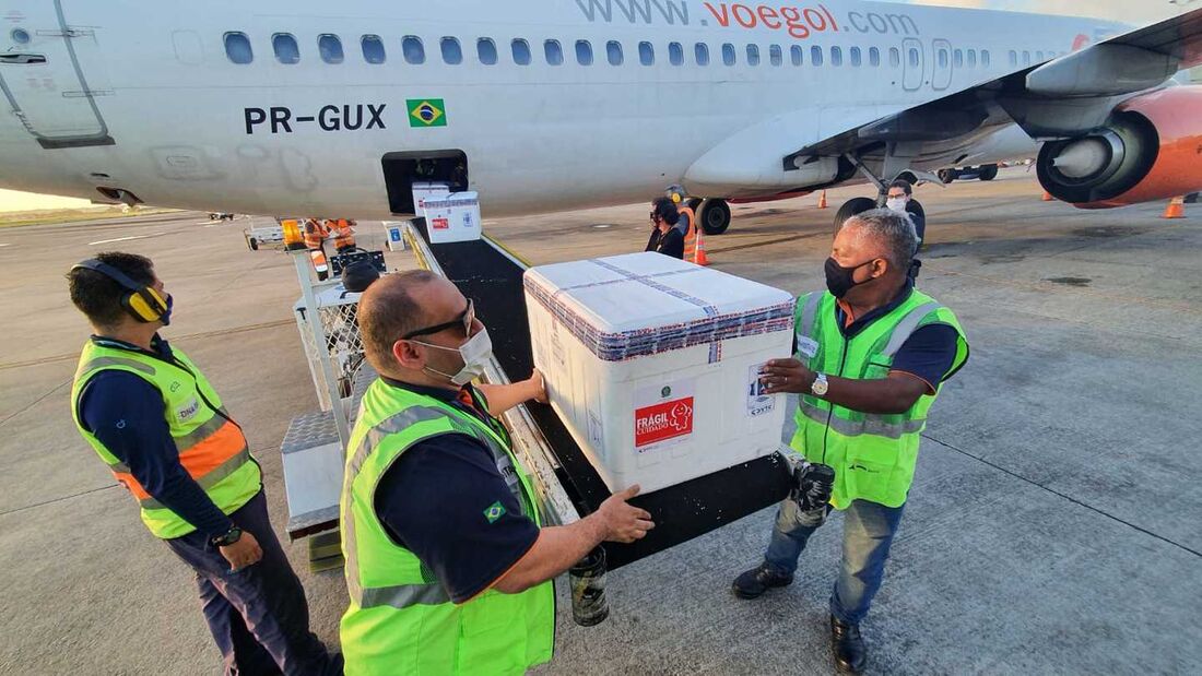 Chegada de novos lotes de vacina contra a Covid-19